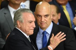 Está tudo em casa mesmo: Moraes não vê problema de ministros do STF terem parentes em casos