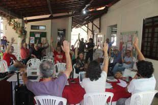 Assembleia da ADUFCG delibera: contra Bolsonaro, apoio a Haddad com independência política