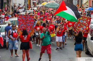Carnaval da Grande BH é marcado por solidariedade ao povo palestino