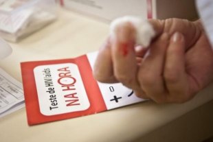 Exames de HIV estão paralisados por falta de kits no Ministério da Saúde