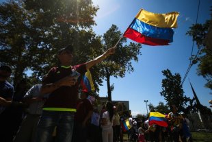 Cúpula no Uruguai: uma solução negociada para a crise venezuelana adaptada à interferência estrangeira