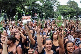 Chamado às professoras: vem aí a Plenária do Pão e Rosas, organizar a luta contra ataques de Bolsonaro