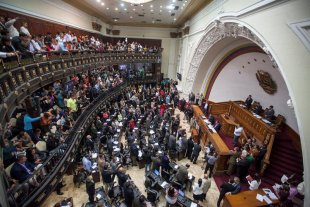 Venezuela: a oposição aceita decisão do Tribunal Superior e Maduro irá ao Parlamento