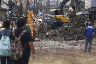 Enchentes em Petrópolis completa uma semana e conta 176 mortes e 117 desaparecidos