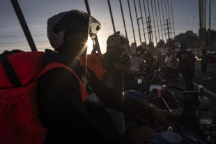 Entregadores da Ifood no Rio paralisam frente ao pífio reajuste e alta da gasolina