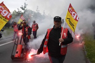  CGT negocia com o governo da França: derrotar ou corrigir a reforma trabalhista?