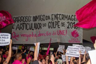 Enfermeiros vibram com intervenção da Faísca Revolucionária em defesa do piso