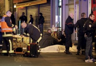 O Estado Islamico reivindicou os atentados e Hollande adverte que será implacável