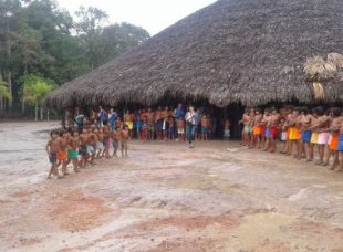 Bolsonaro edita MP sanitária sobre medidas para áreas indígenas na pandemia
