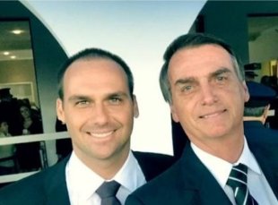 Jair Bolsonaro e Eduardo Bolsonaro gastam mais de R$500 mil em passagens aéreas e hospedagens