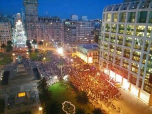 Mais de 50 mil pessoas contra a essencialidade de Tabaré e em apoio à greve docente