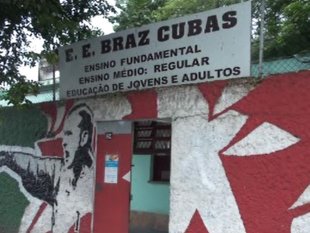 Sob pressão de ocupações, justiça decide não fechar escola em Santos