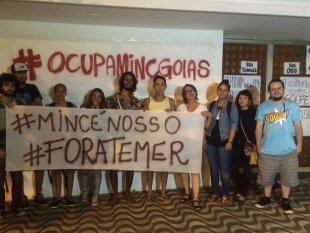 Artistas fazem show no Rio, Temer recria MinC e sofre primeira derrota pelas mobilizações