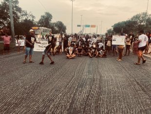  Familiares, amigos e movimentos sociais se manifestam 2 meses depois da morte de Thiago
