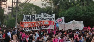 Milhares de estudantes em greve da USP realizaram ato nas ruas de São Paulo nesta terça, 26/09