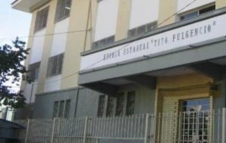 Escola Estadual Tito Fulgêncio sofre redução drástica de turmas pelo ensino integral e NEM