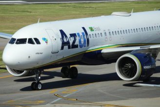 Aeronautas da Azul rejeitam proposta de redução de folgas e mudança de escalas
