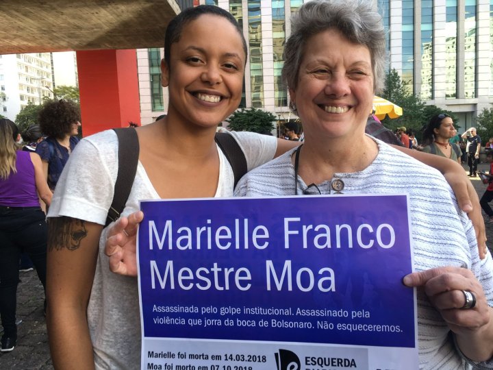 Letícia e Lúcia por justiça a Marielle Franco e Mestre Moa, em 2016